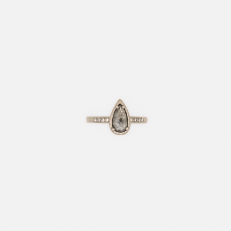 Bague diamant gris