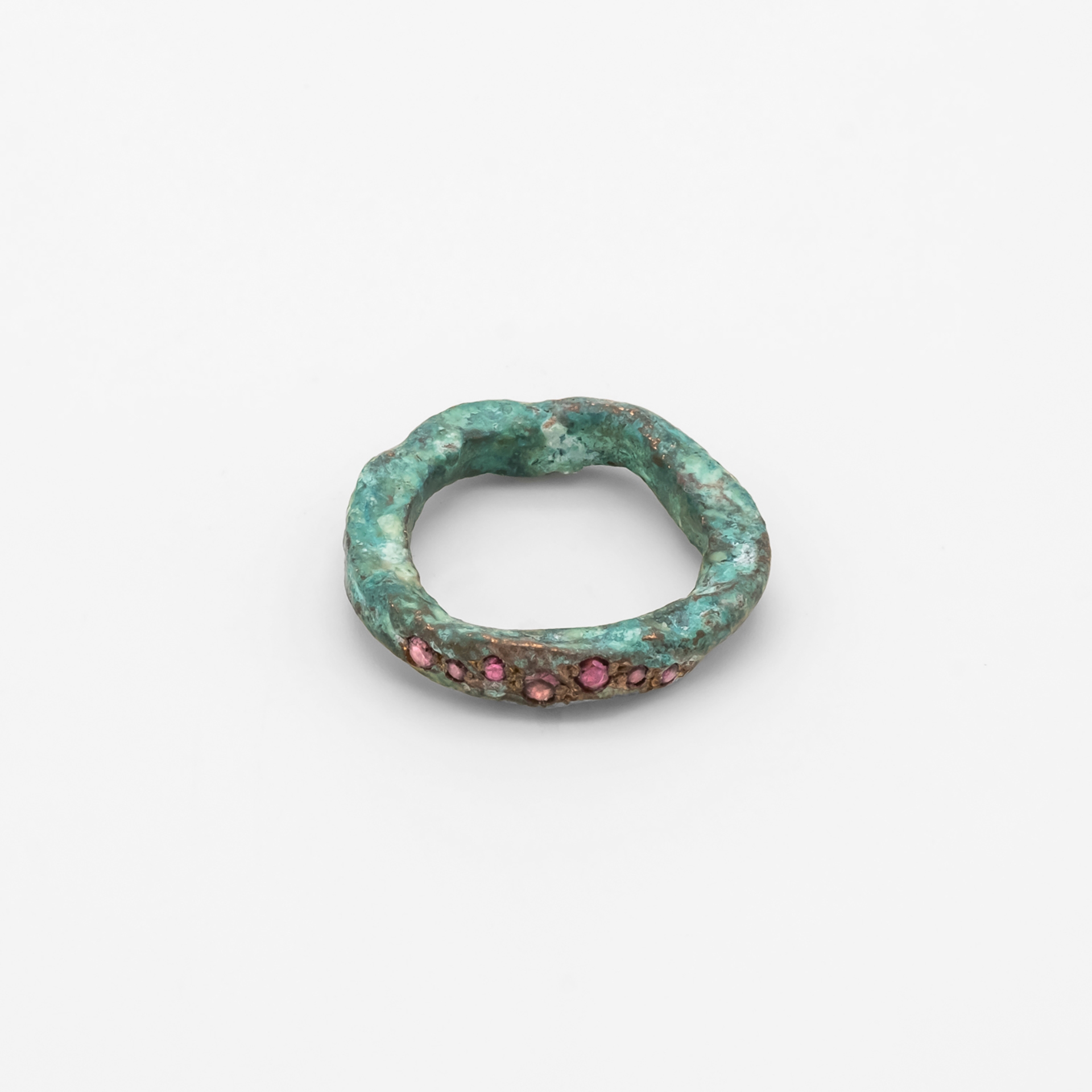 Bague Greenlue et Rhodolites