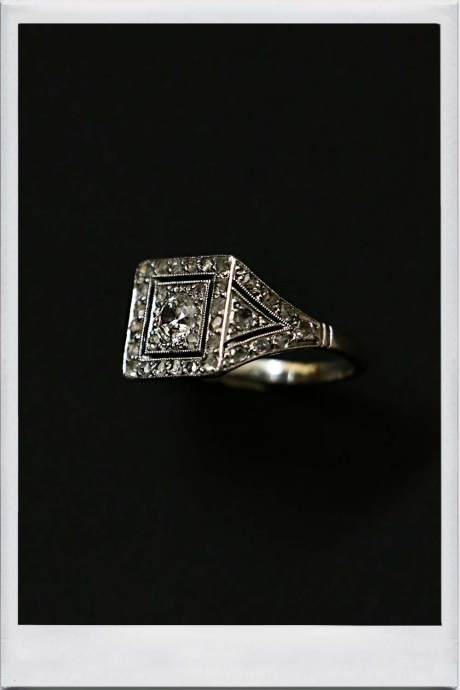 Geometric diamond ring